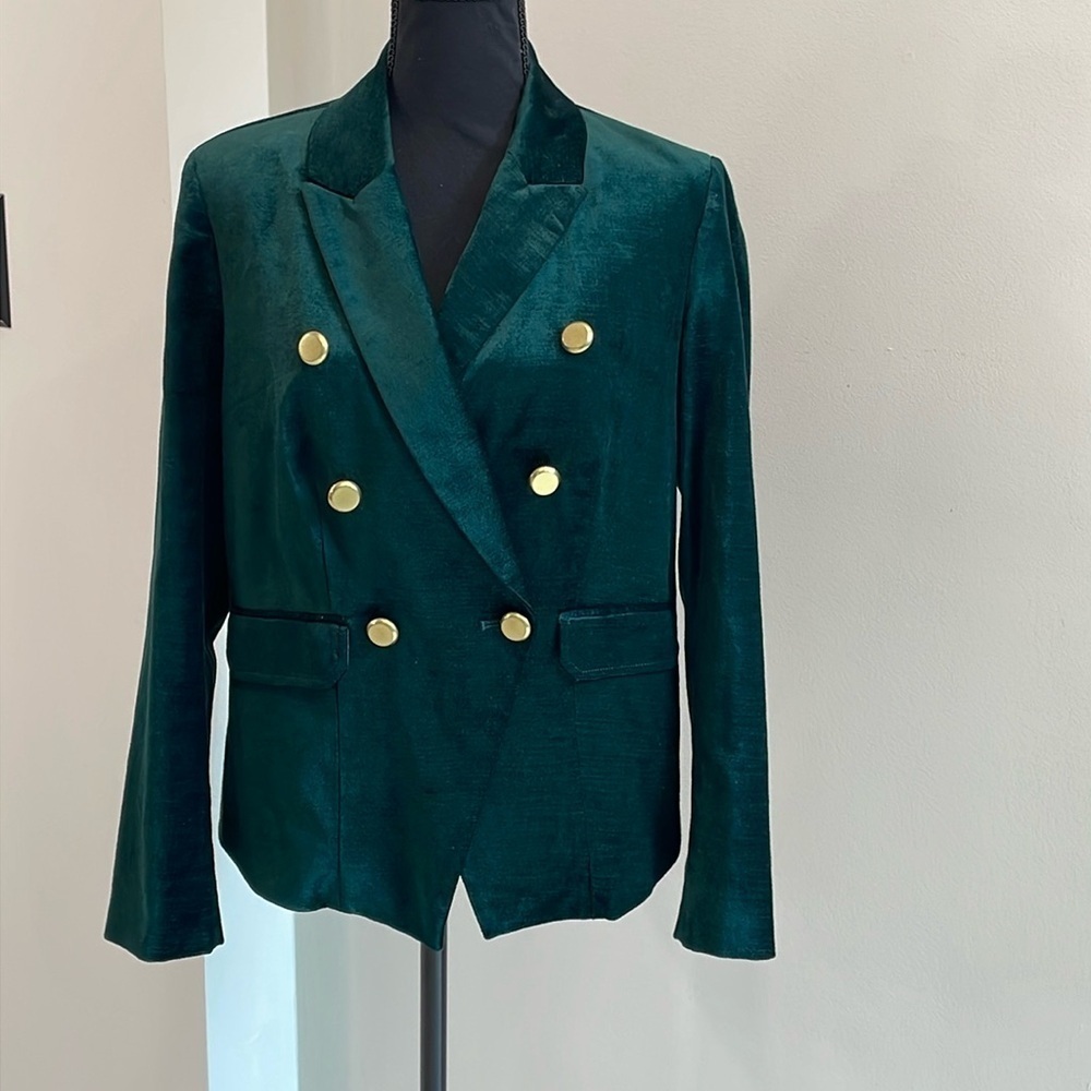 Chico’s Velveteen Swiss Pine Green NWOT size 1 women’s blazer jacket